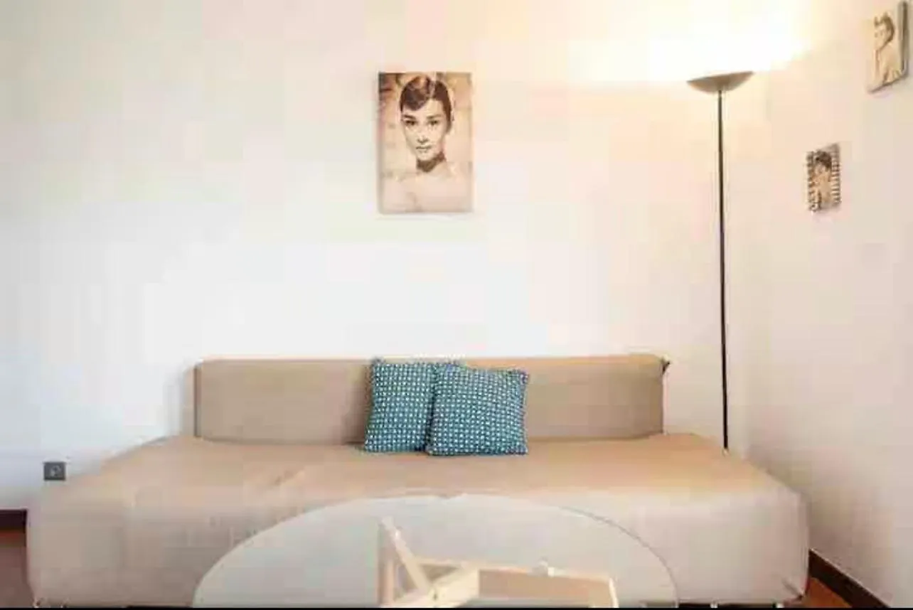 Festival De Cannes Joli 2 Pieces 4 Personnes Vallauris 0*,  France